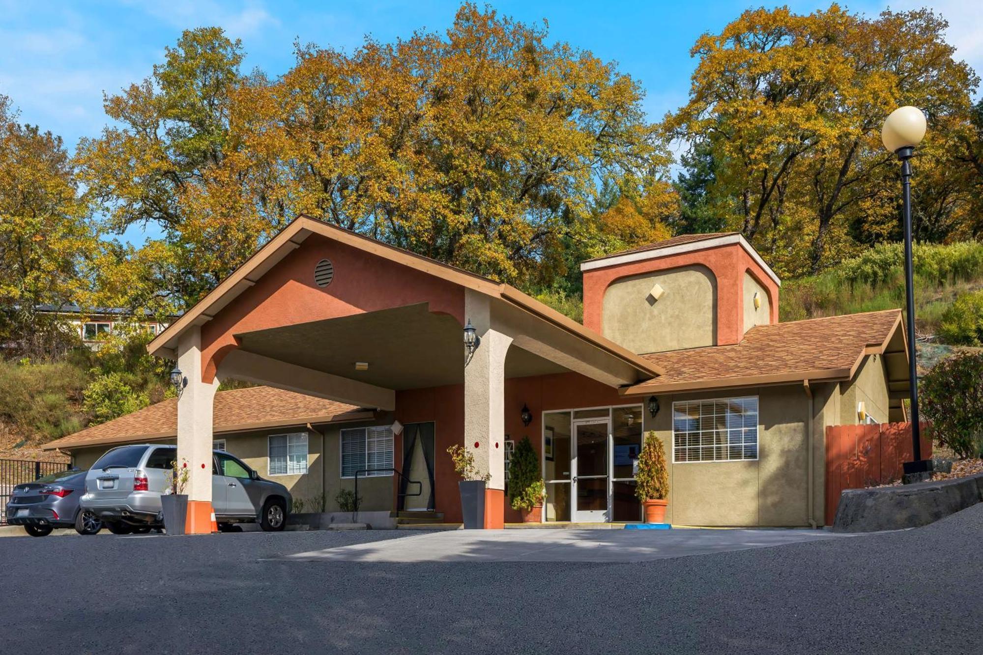 Best Western Willits Inn Exterior photo