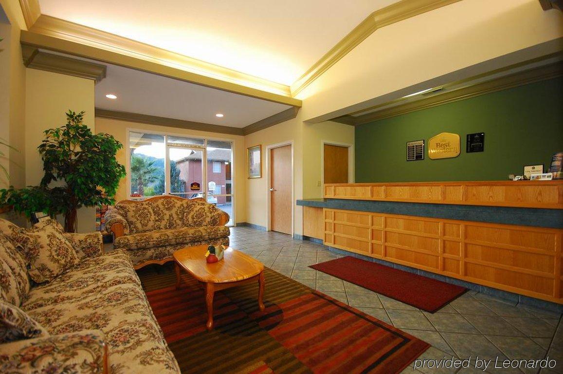 Best Western Willits Inn Interior photo